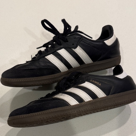 Adidas Samba Black and White Sneakers Men’s 7/Womens 8.5 - Picture 3 of 4